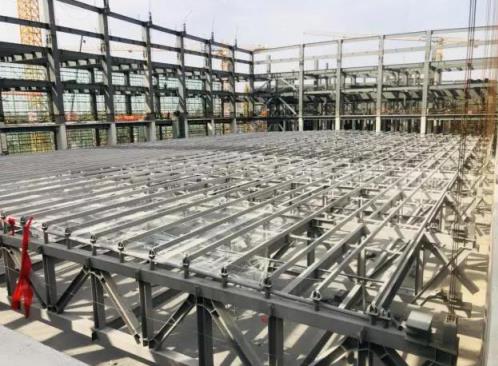 最新進(jìn)展!南通國際會展中心(會議中心)東區(qū)鋼結(jié)構(gòu)屋蓋順利提升