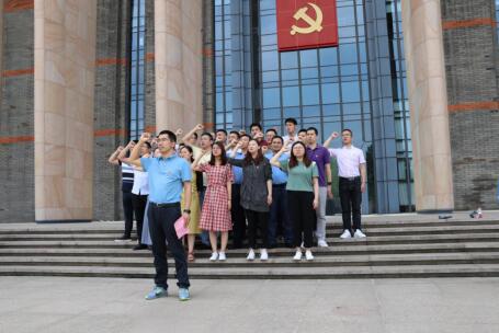 通創(chuàng)投公司赴嘉興南湖開展主題黨日活動