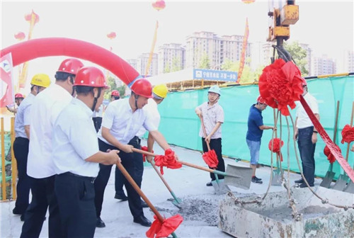 封頂！紫瑯人才公寓北西地塊建設(shè)取得新進(jìn)展